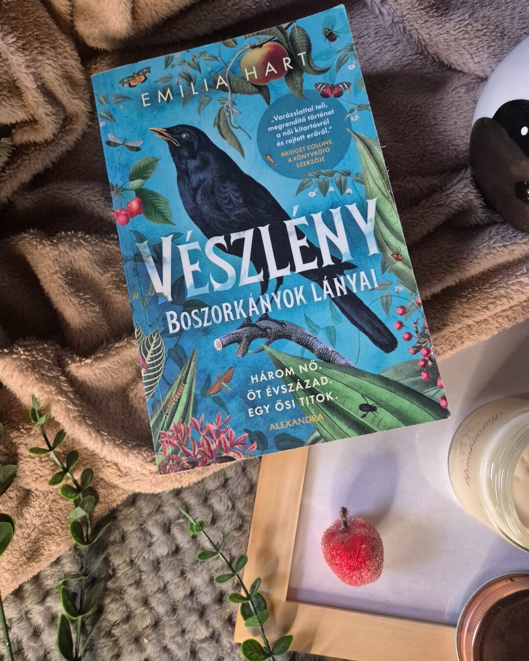 Emilia Hart Vészlény – veszleny